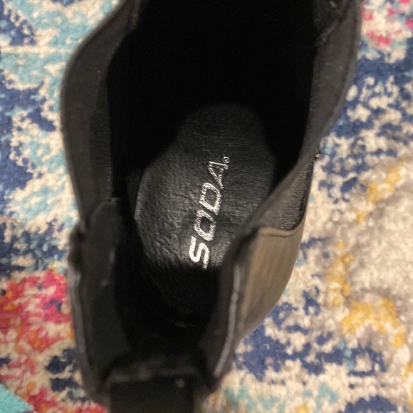 Soda / Black Chunky Heel Boots / Ankle / Lug Sole / Slip On / Round Toe - Picture 7 of 7